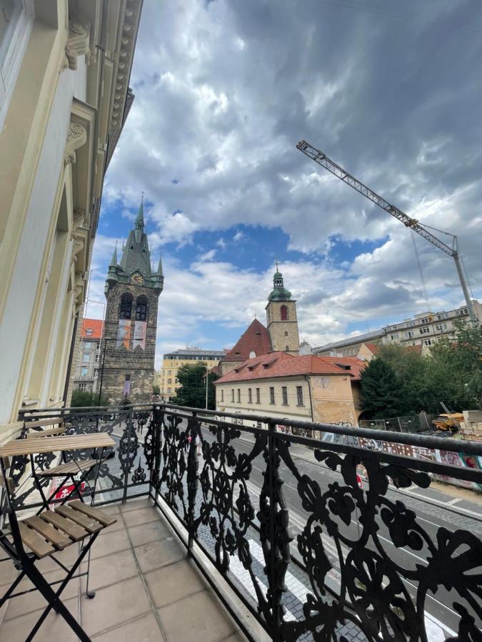 Grand Viceroy Apartments - Gothic Tower View Praha Bagian luar foto