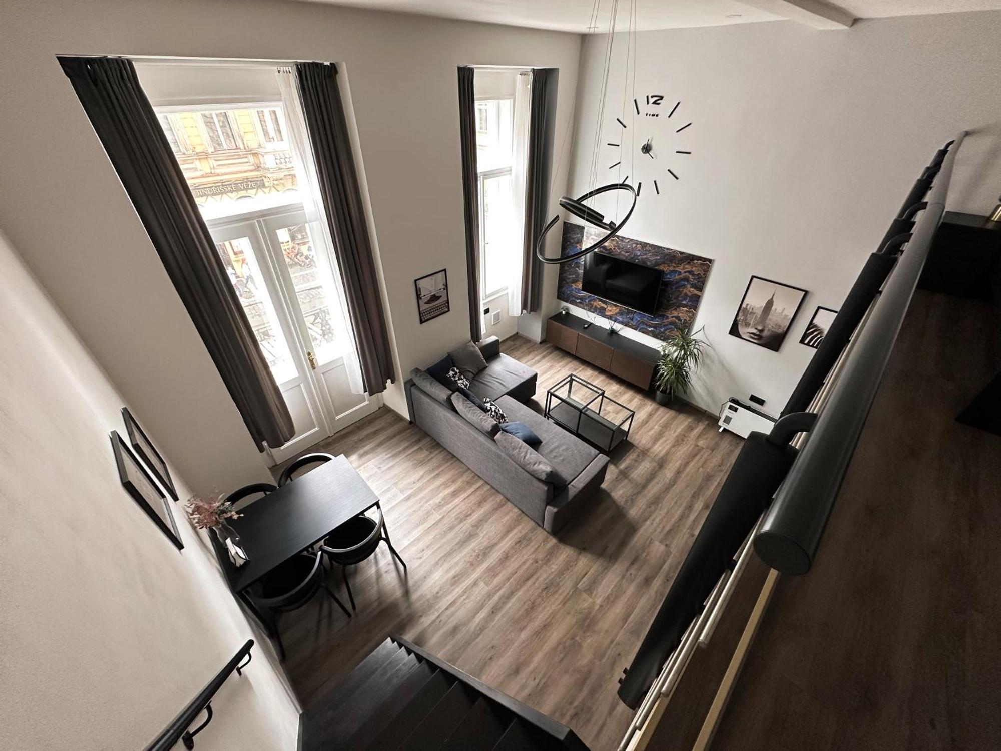 Grand Viceroy Apartments - Gothic Tower View Praha Bagian luar foto